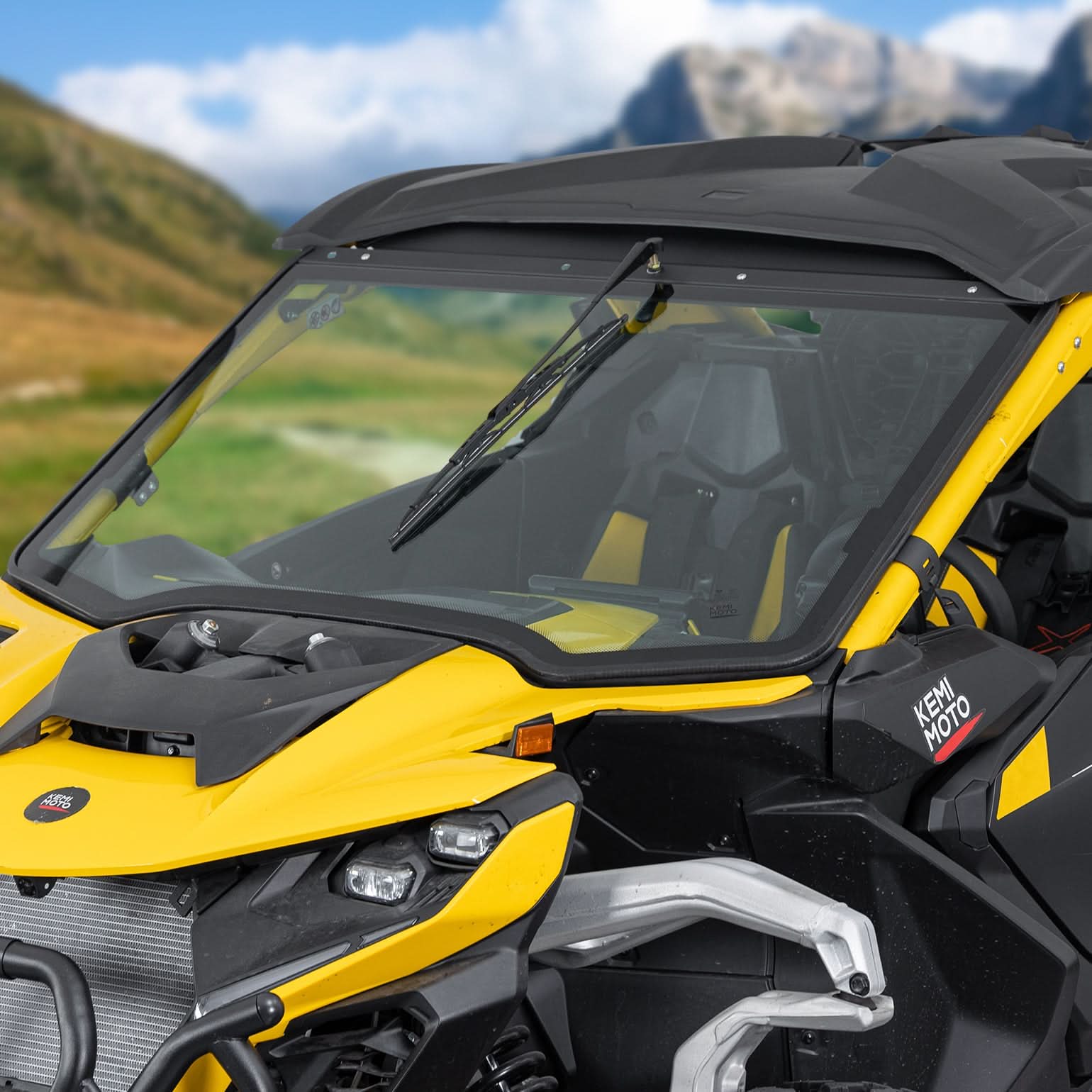 DOT Approved Full Glass Windshield for Can-Am Maverick R / RS / Max 2024–2026 with Wiper - Kemimoto